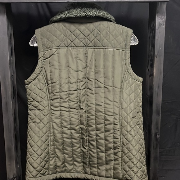 D&CO- hunter green lined vest - Picture 7 of 7